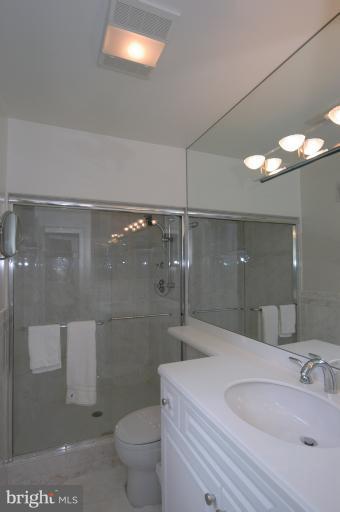 5634 Oldchester Road Bethesda, MD 20814 - Photo 20 of 28 Bedroom (Master)