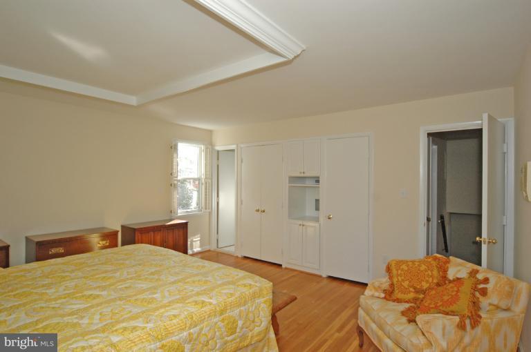 5634 Oldchester Road Bethesda, MD 20814 - Photo 24 of 28 Bedroom (Master)