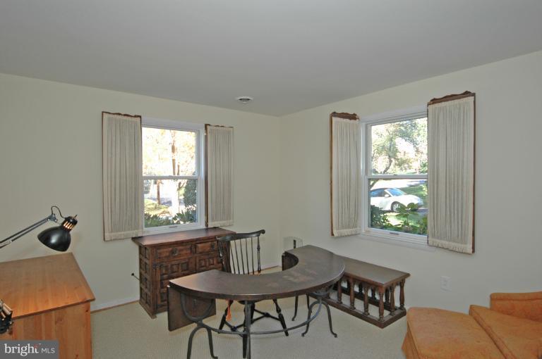 5634 Oldchester Road Bethesda, MD 20814 - Photo 7 of 28 Bedroom