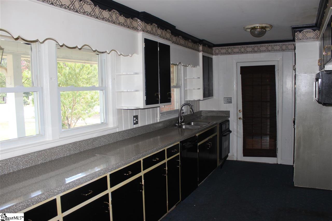206 Hammett Bridge Road Greer, SC 29650 - Photo 6 of 11 Gallery Image 6