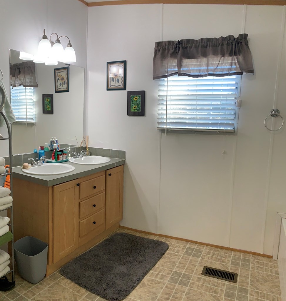 1155 Harbin Road Dandridge, TN 37725 - Photo 16 of 27 Gallery Image 16
