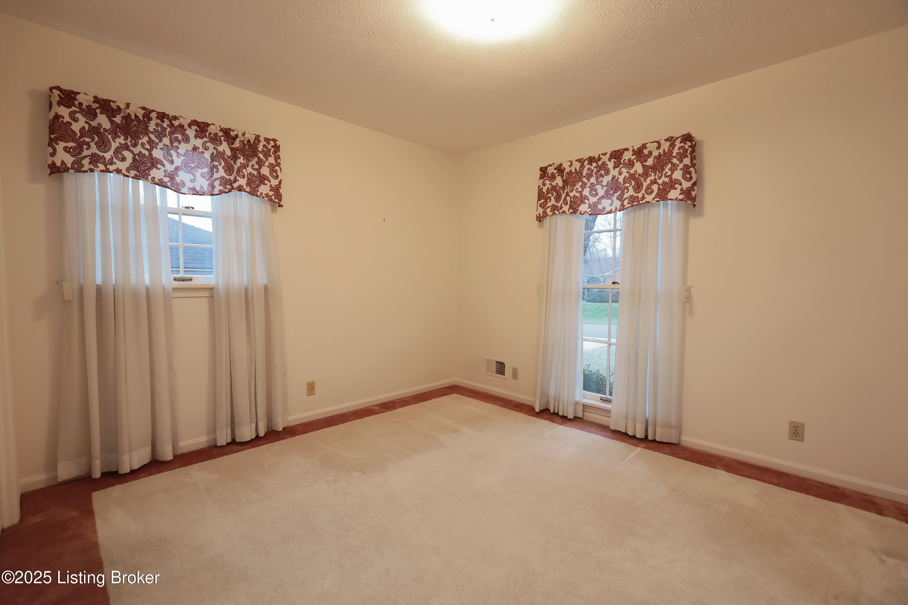 1905 Hollen Road Louisville, KY 40222 - Photo 28 of 47 1905_Hollen_29