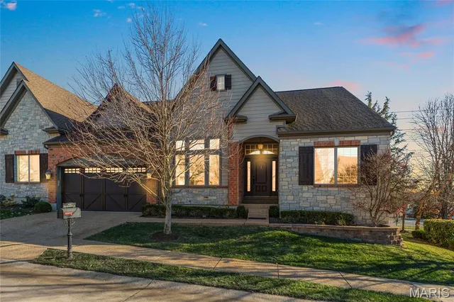 $800,000 | 14422 Rue De Gascony, Chesterfield, MO 63017
