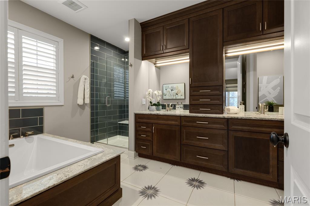 14422 Rue De Gascony Chesterfield, MO 63017 - Photo 17 of 38