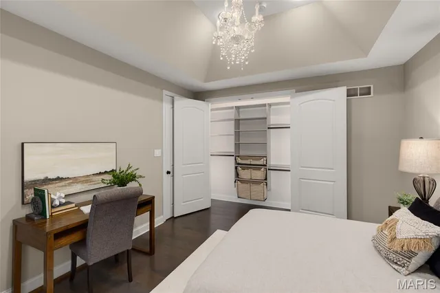 $800,000 | 14422 Rue De Gascony, Chesterfield, MO 63017