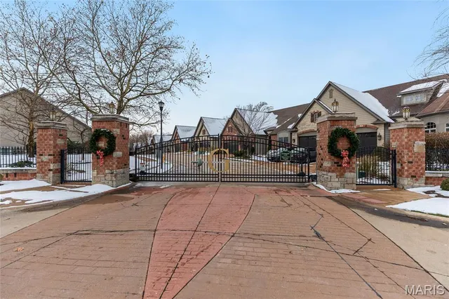 $800,000 | 14422 Rue De Gascony, Chesterfield, MO 63017