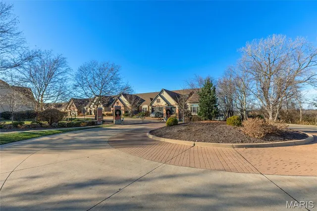 $800,000 | 14422 Rue De Gascony, Chesterfield, MO 63017