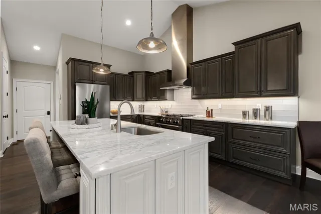 $800,000 | 14422 Rue De Gascony, Chesterfield, MO 63017