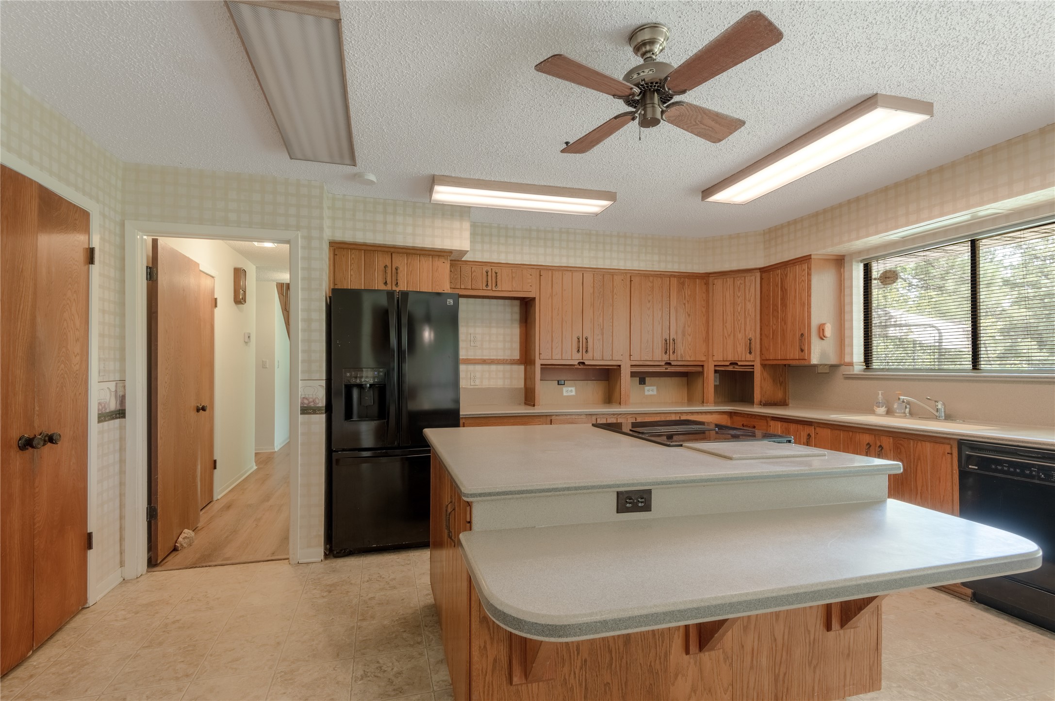 248 O'Bannon Ranch Road Huntsville, TX 77320 - Photo 12 of 50 Kitchen with nice kitchen cabinets
