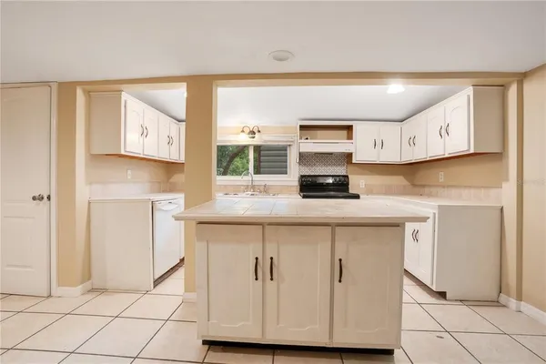 $1,700 | 38341 Palm Grove Drive, Zephyrhills, FL 33542