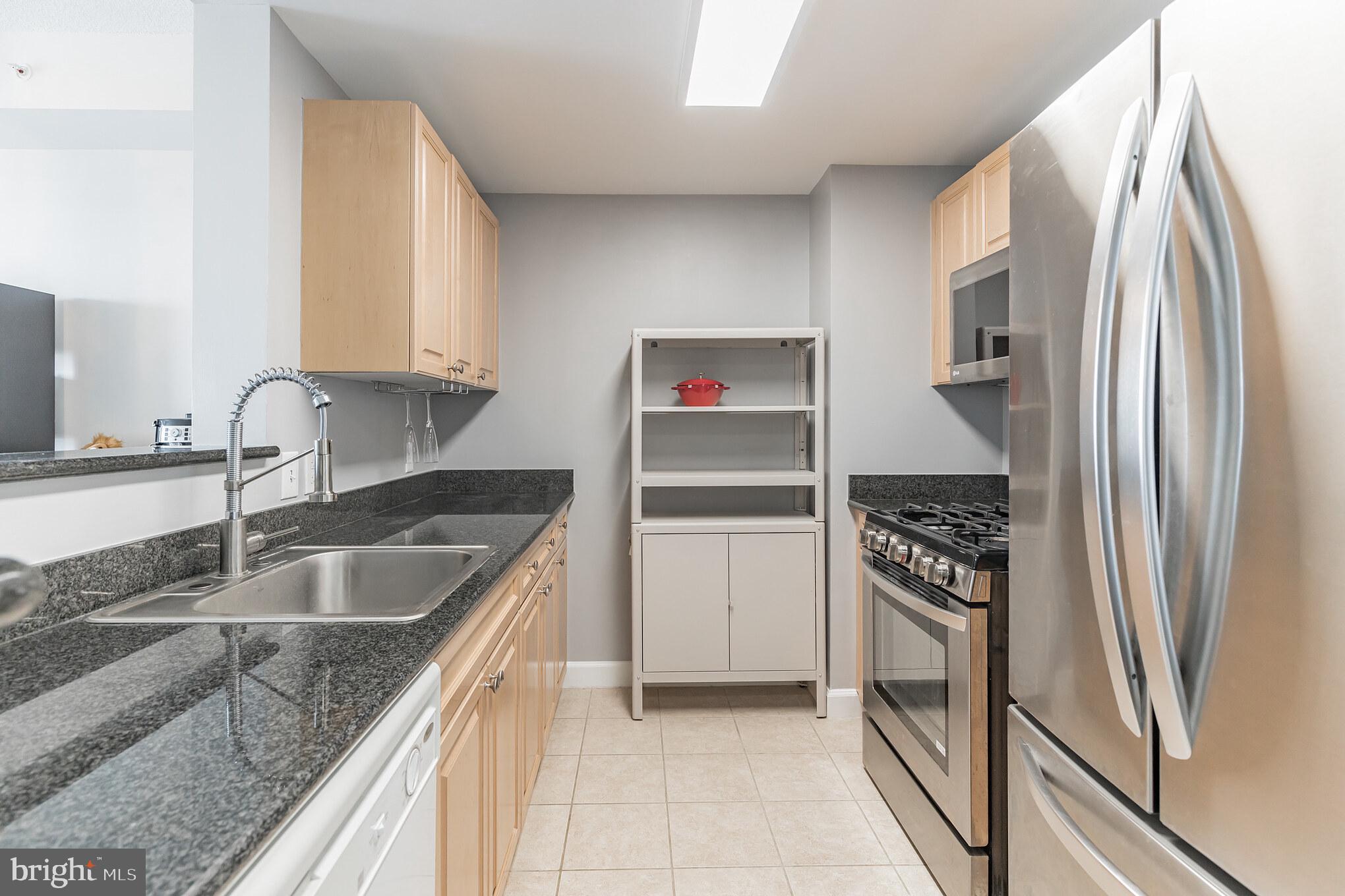 2726 Gallows Road, Unit 1505 Vienna, VA 22180 - Photo 16 of 33
