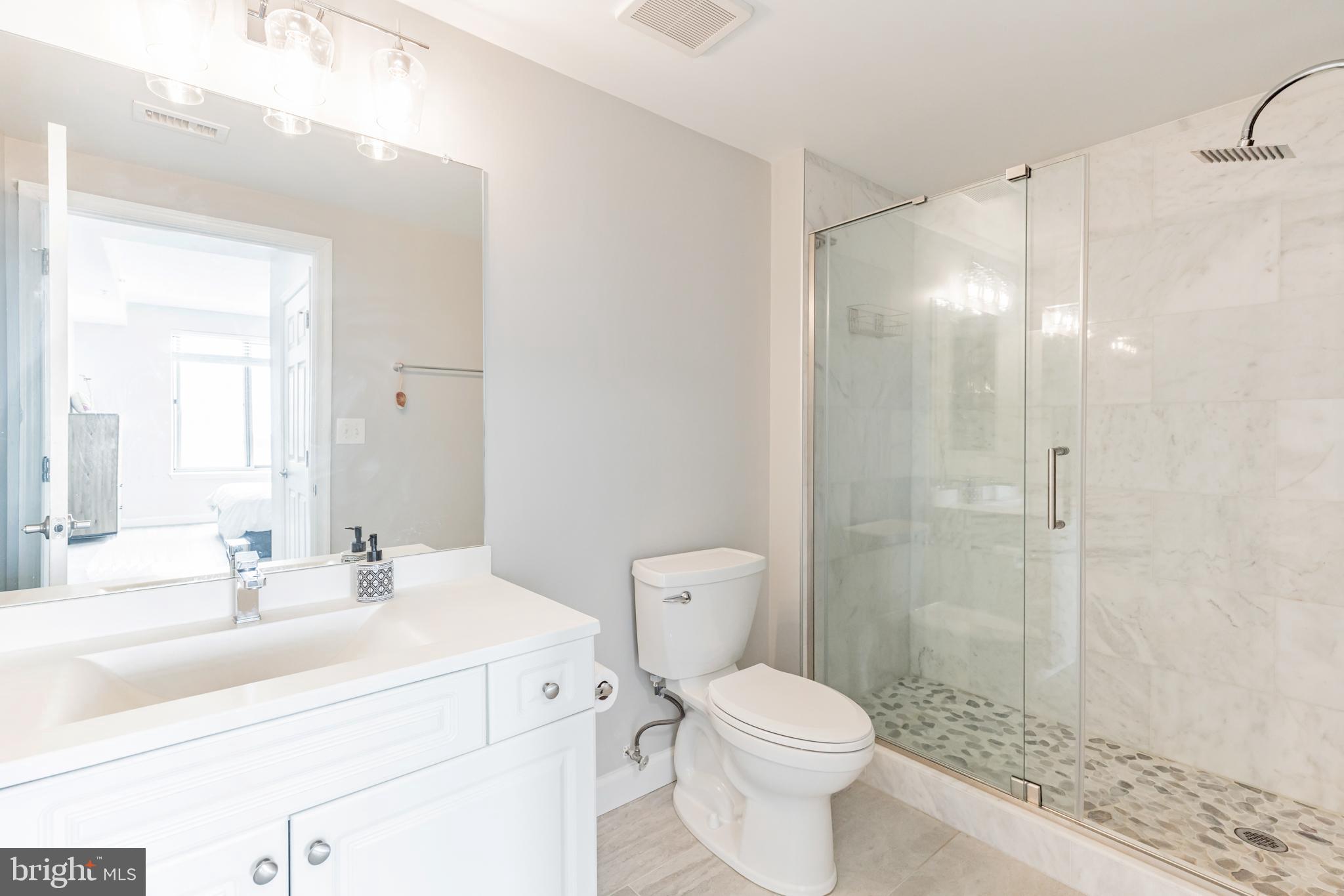 2726 Gallows Road, Unit 1505 Vienna, VA 22180 - Photo 29 of 33