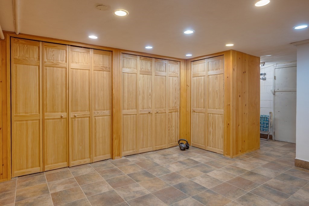 30 Emerson Gardens Road, Unit 30 Lexington, MA 02420 - Photo 13 of 17 Gallery Image 13