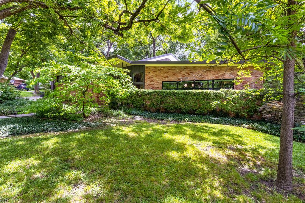 989 North Rustic Circle Dallas, TX 75218 - Photo 2 of 40