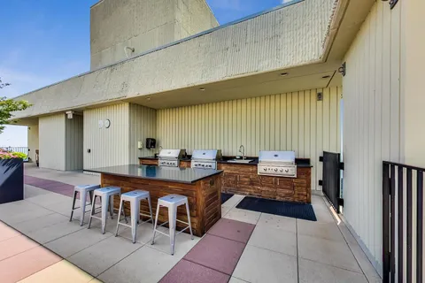 $495,000 | 100 East Bellevue Place, Unit 7C, Chicago, IL 60611