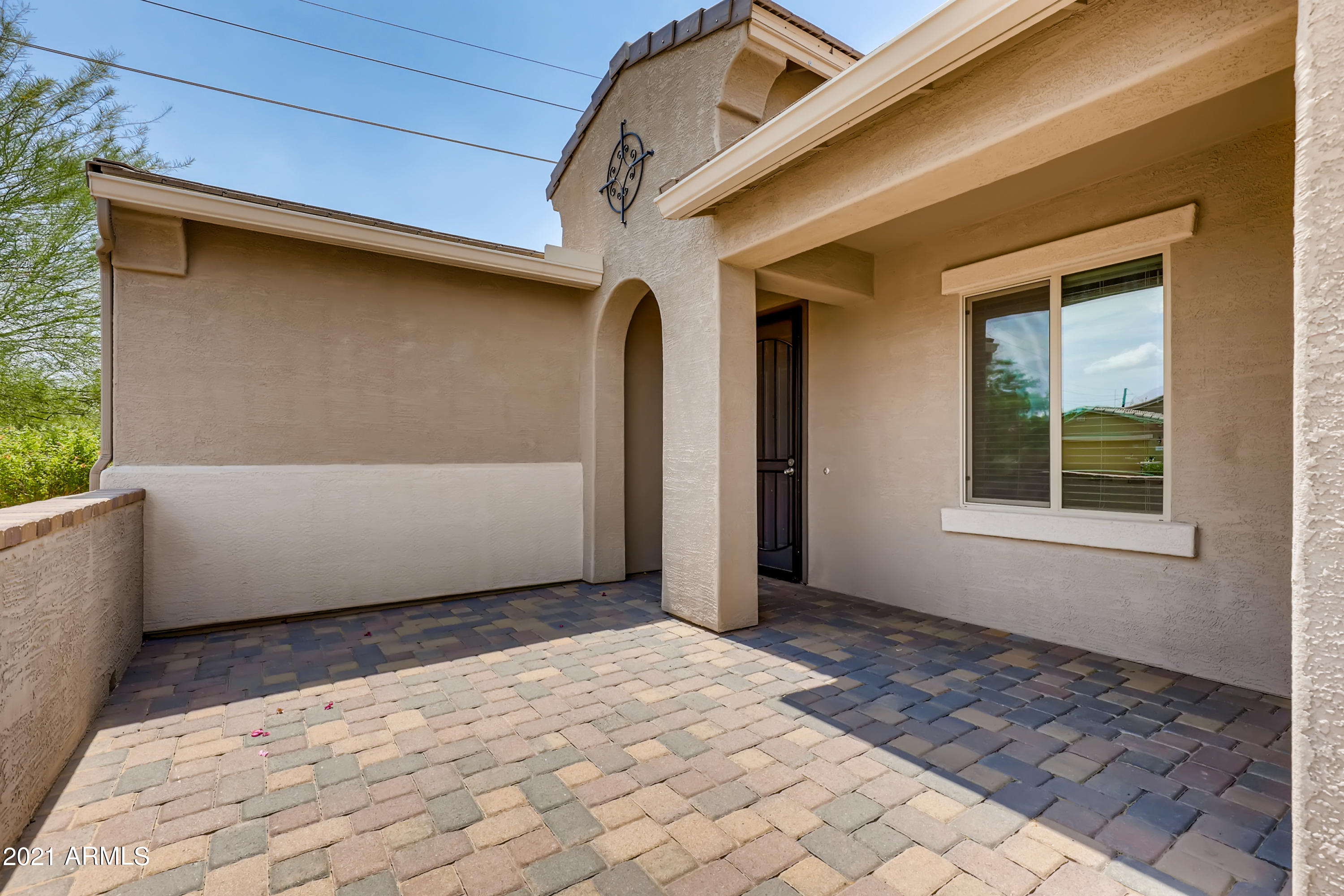 19698 North Flamingo Road Maricopa, AZ 85138 - Photo 5 of 33 4-362380452-15 Front Patio