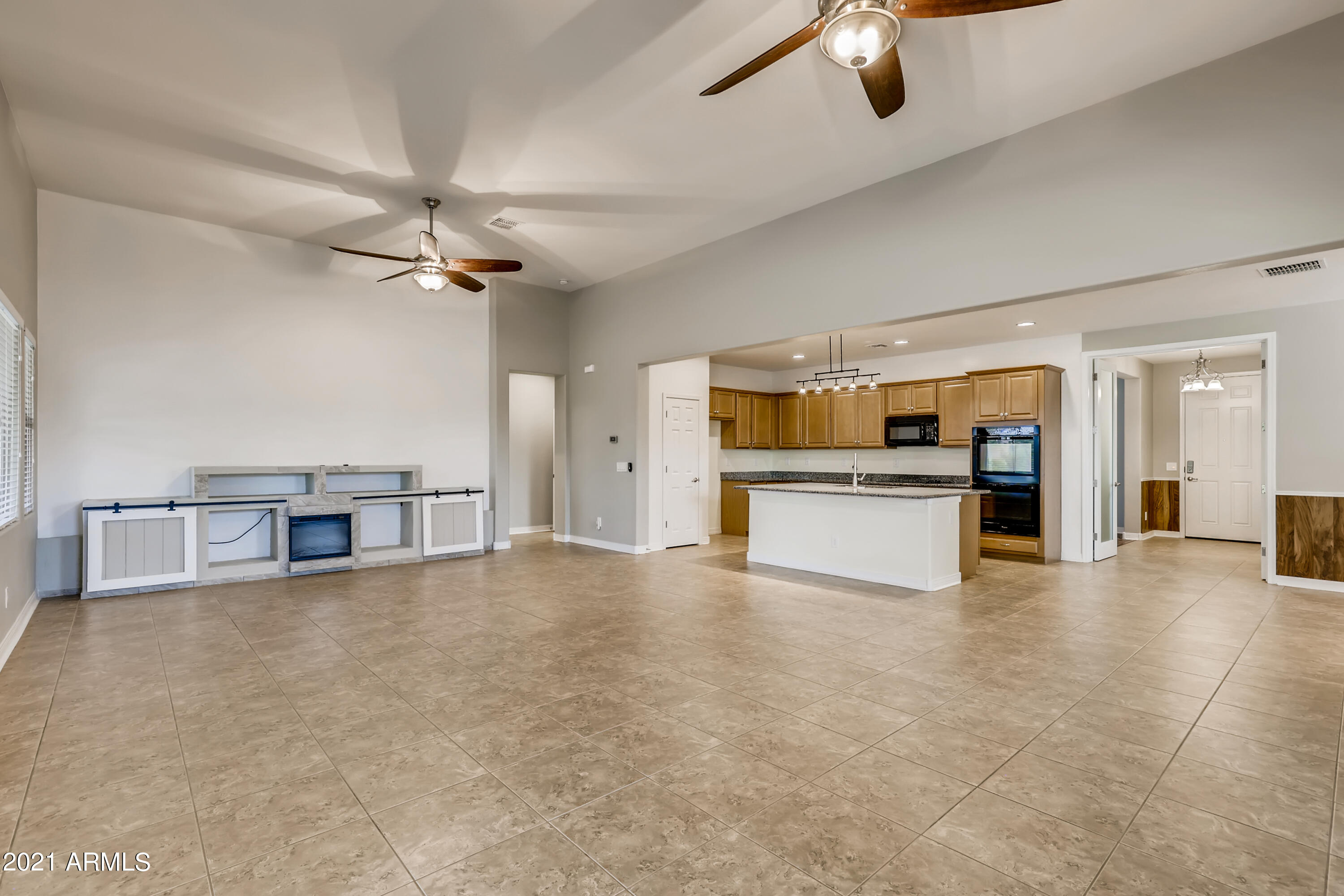 19698 North Flamingo Road Maricopa, AZ 85138 - Photo 8 of 33 7-090357269-21 Living Room