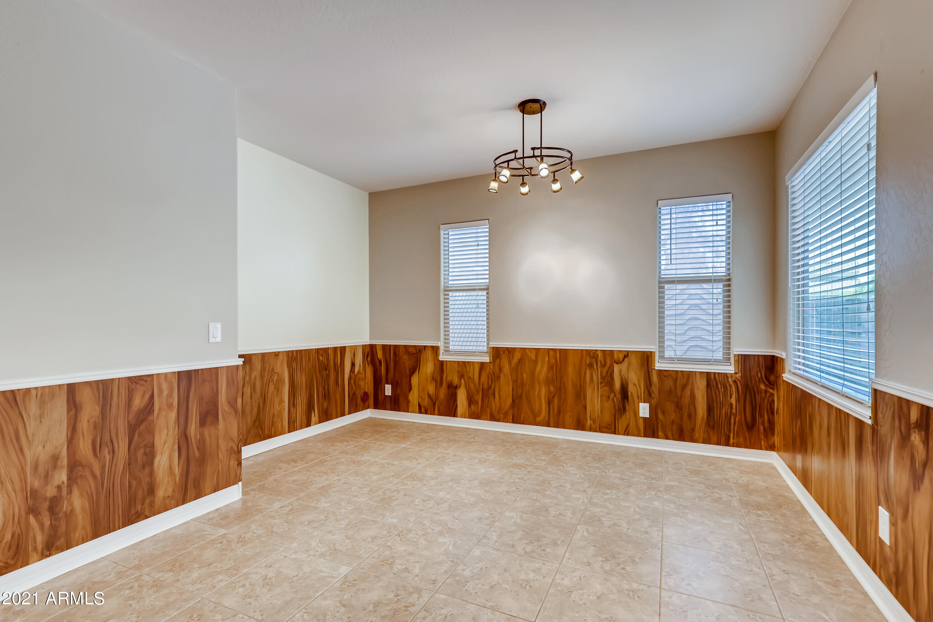 19698 North Flamingo Road Maricopa, AZ 85138 - Photo 10 of 33 9-634405571-28 Dining Room