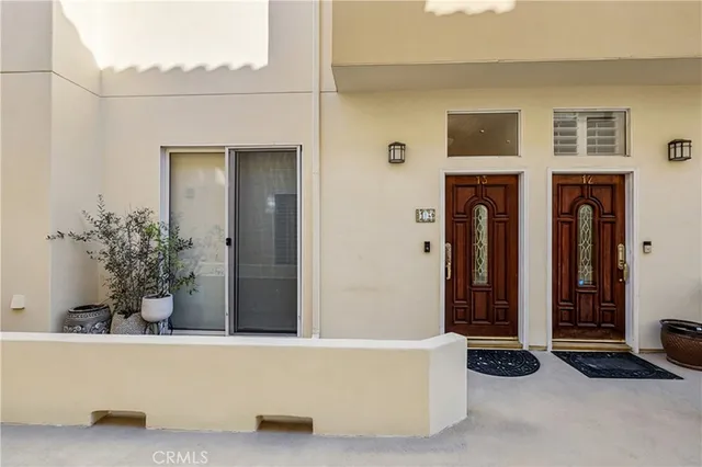 $879,000 | 14535 Margate Street, Unit 13, Sherman Oaks, CA 91411