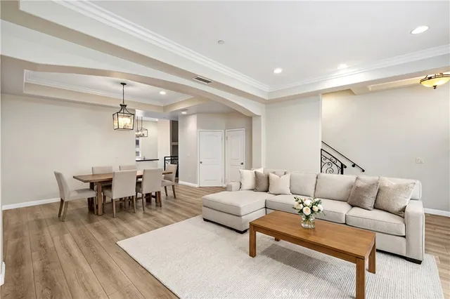 $879,000 | 14535 Margate Street, Unit 13, Sherman Oaks, CA 91411