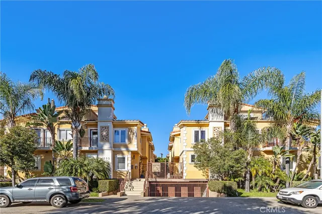 $879,000 | 14535 Margate Street, Unit 13, Sherman Oaks, CA 91411