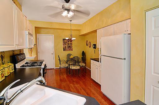 8243 Ripple Ridge Darien, IL 60561 - Photo 8 of 16
