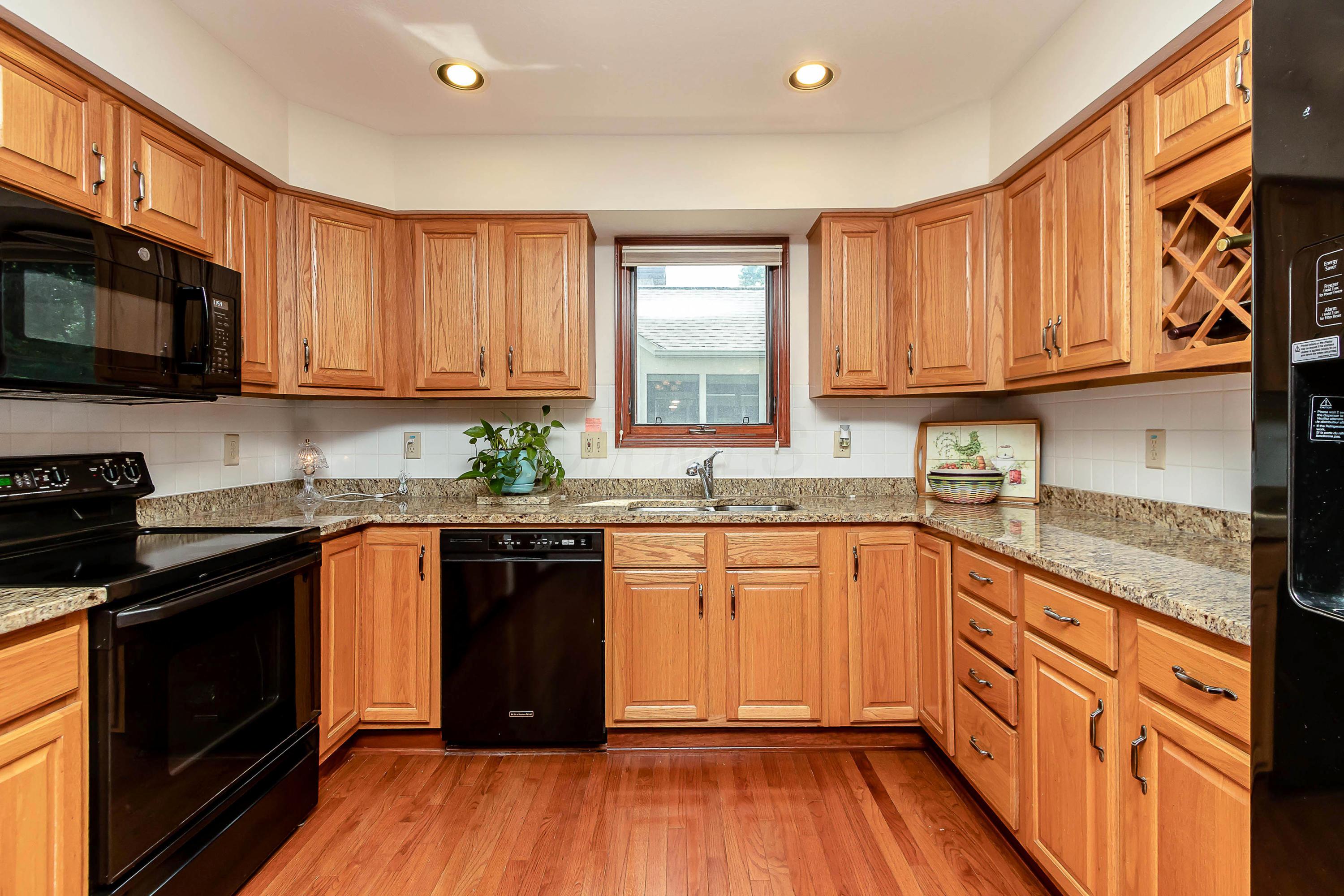 5112 Postlewaite Road Columbus, OH 43235 - Photo 13 of 54 Gallery Image 13