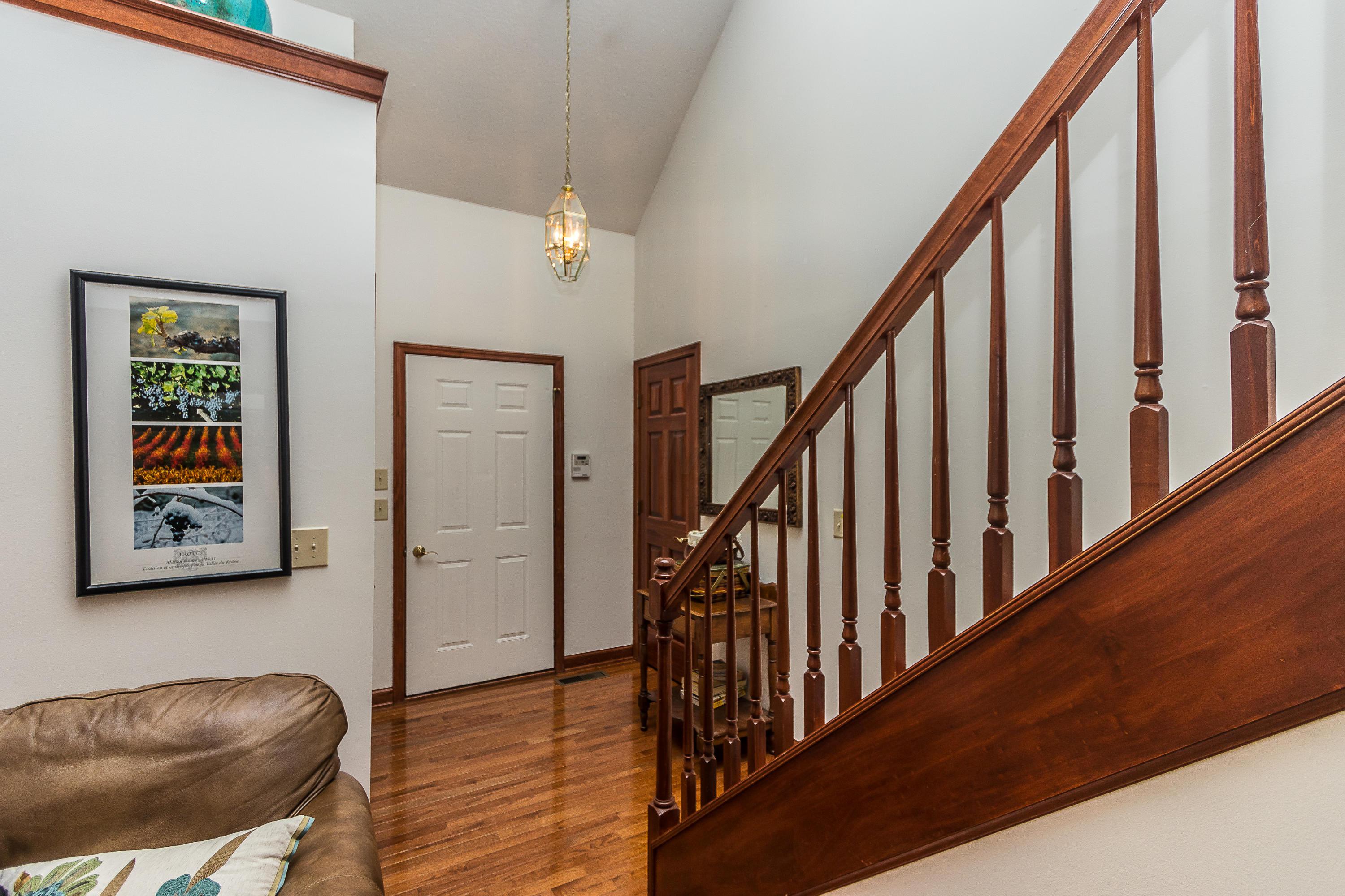 5112 Postlewaite Road Columbus, OH 43235 - Photo 3 of 54 Gallery Image 3