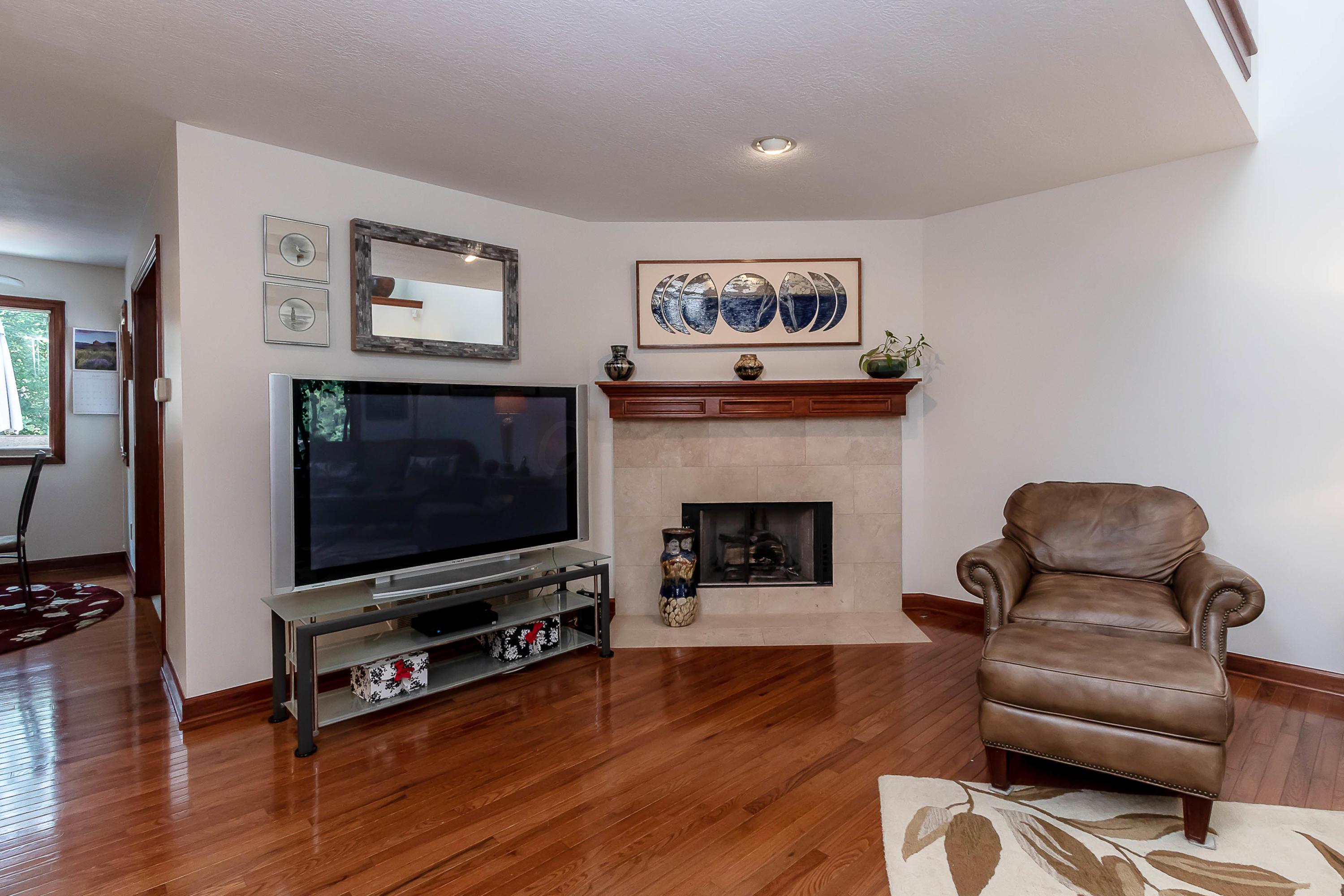 5112 Postlewaite Road Columbus, OH 43235 - Photo 8 of 54 Gallery Image 8