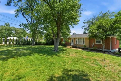 $349,900 | 101 Newport Drive, Old Hickory, TN 37138