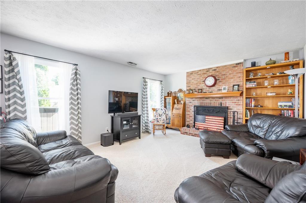 8964 Wooster Court Fishers, IN 46038 - Photo 3 of 26