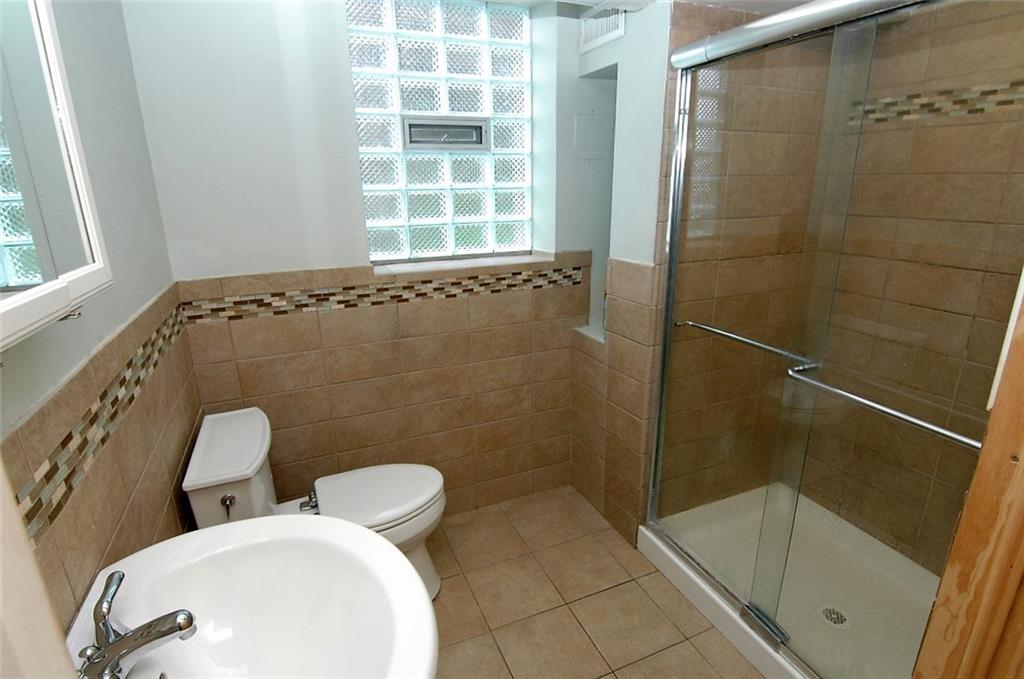 2932 Middletown Road Pittsburgh, PA 15204 - Photo 17 of 25 Gallery Image 17