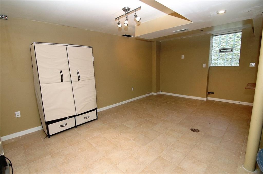 2932 Middletown Road Pittsburgh, PA 15204 - Photo 22 of 25 Gallery Image 22