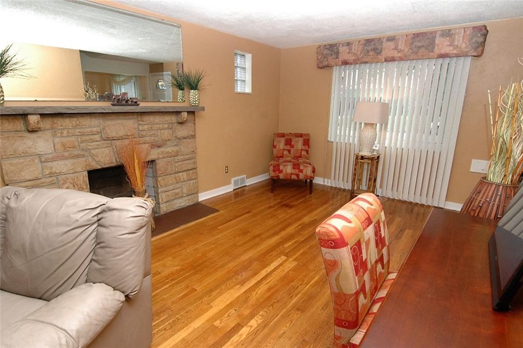 2932 Middletown Road Pittsburgh, PA 15204 - Photo 7 of 25 Gallery Image 7