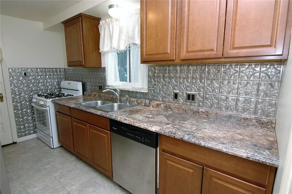 2932 Middletown Road Pittsburgh, PA 15204 - Photo 8 of 25 Gallery Image 8