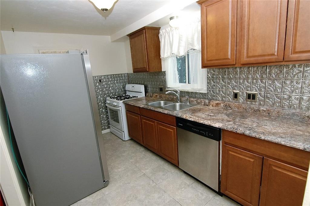 2932 Middletown Road Pittsburgh, PA 15204 - Photo 10 of 25 Gallery Image 10