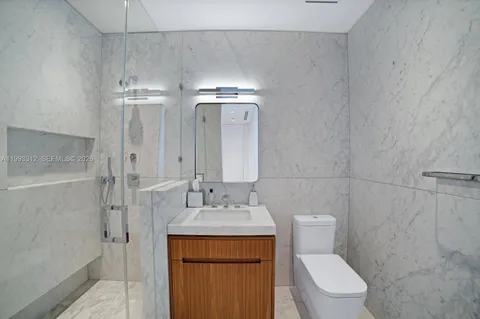 $22,000,000 | 100 South Pointe Drive, Unit 1106/07, Miami Beach, FL 33139