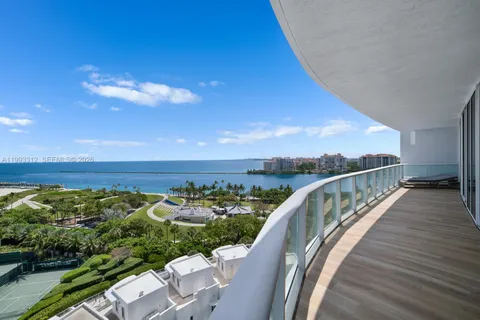 $22,000,000 | 100 South Pointe Drive, Unit 1106/07, Miami Beach, FL 33139