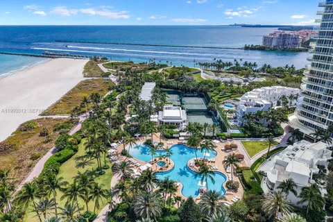 $22,000,000 | 100 South Pointe Drive, Unit 1106/07, Miami Beach, FL 33139