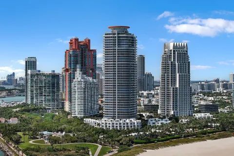 $22,000,000 | 100 South Pointe Drive, Unit 1106/07, Miami Beach, FL 33139