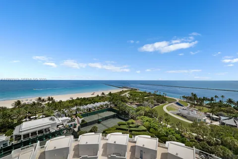 $22,000,000 | 100 South Pointe Drive, Unit 1106/07, Miami Beach, FL 33139