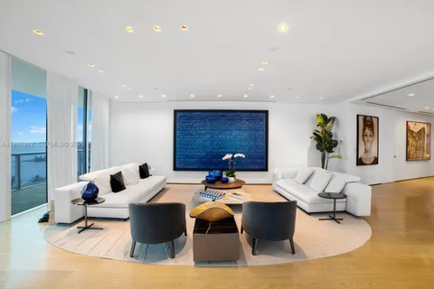 $22,000,000 | 100 South Pointe Drive, Unit 1106/07, Miami Beach, FL 33139