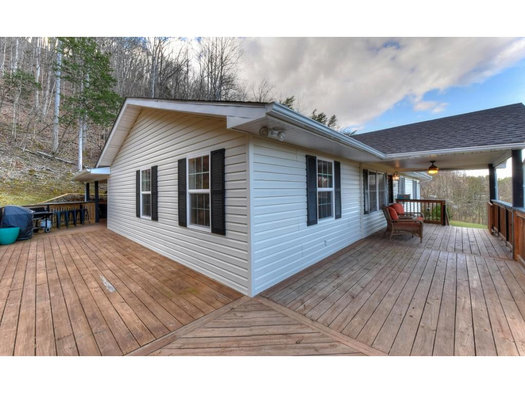 1712 Southside Road Elizabethton, TN 37643 - Photo 6 of 36 Photo 6