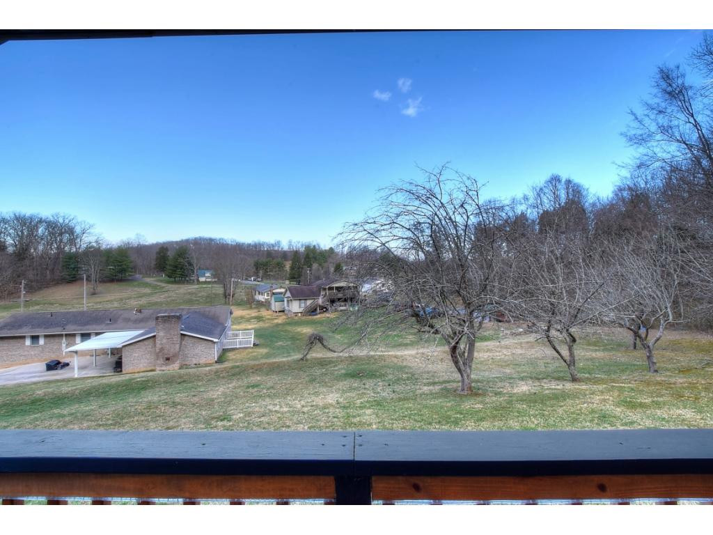 1712 Southside Road Elizabethton, TN 37643 - Photo 8 of 36 Photo 8