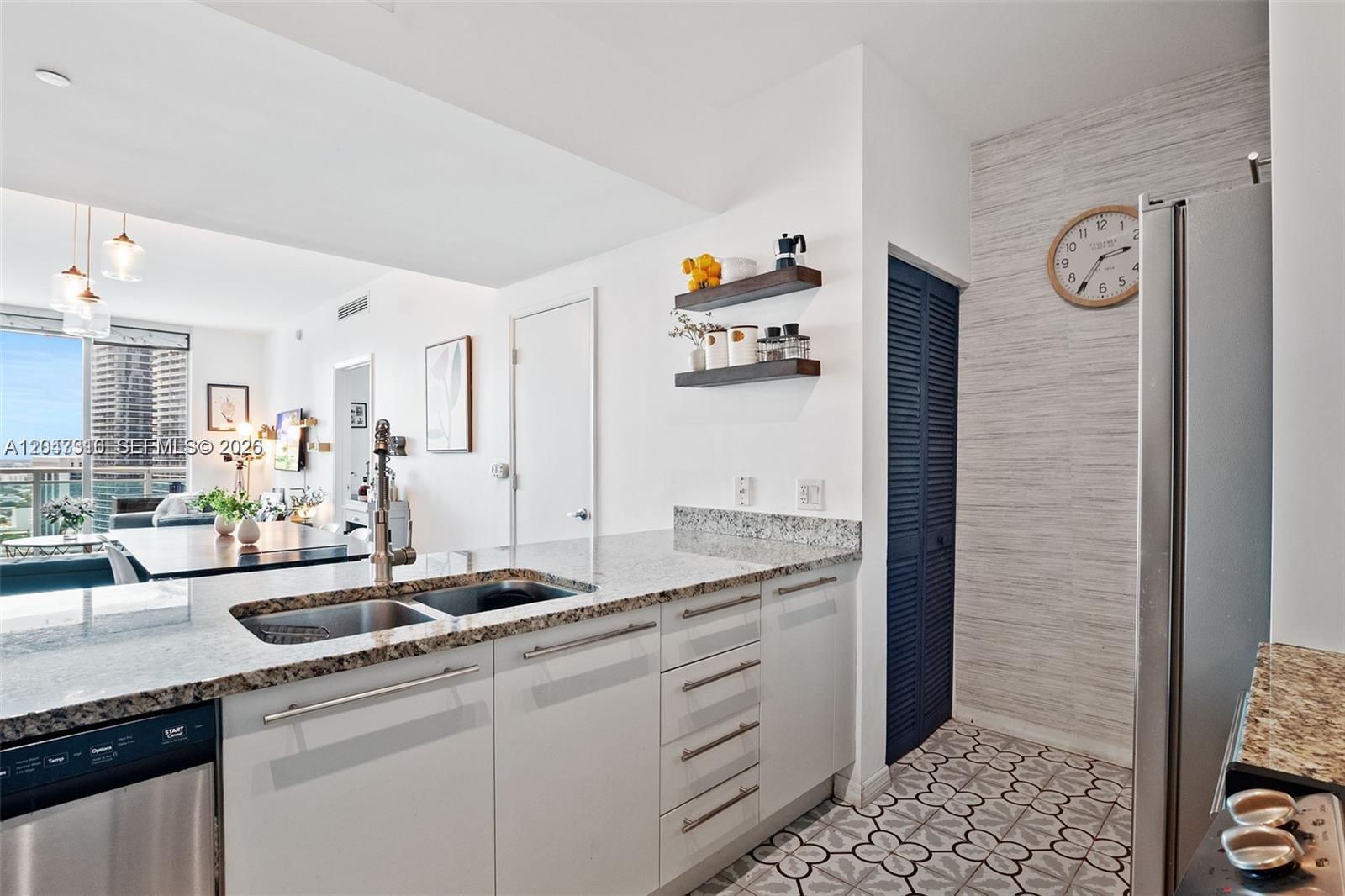 951 Brickell Avenue, Unit 3207 Miami, FL 33131 - Photo 7 of 18