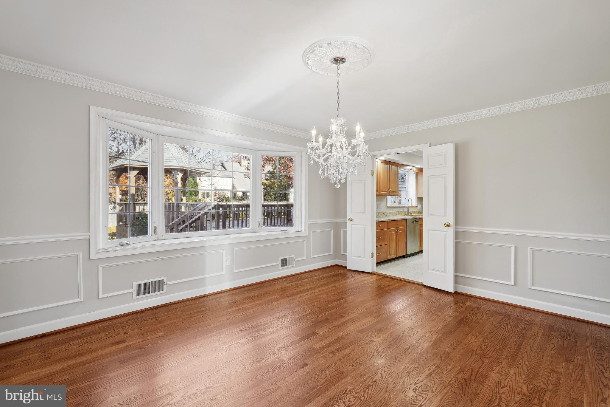 9912 Hall Road Potomac, MD 20854 - Photo 4 of 15 Formal Dining room