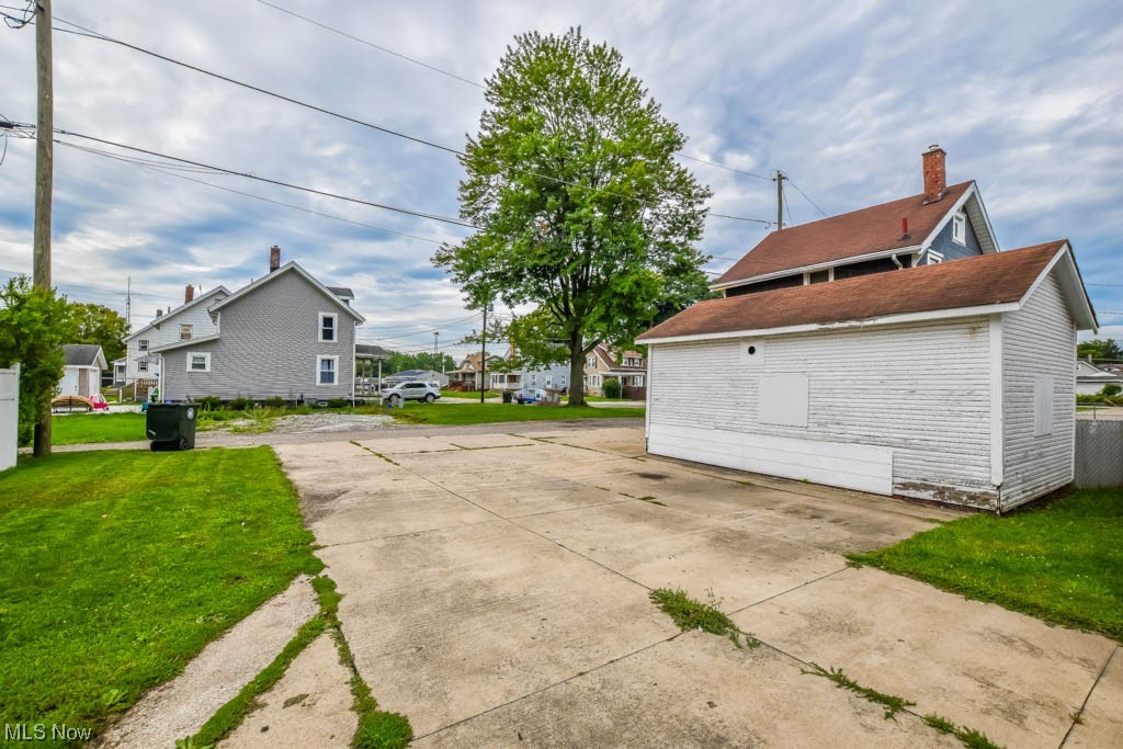 2922 13th Street Northwest Canton, OH 44708 - Photo 27 of 29 Back Driveway