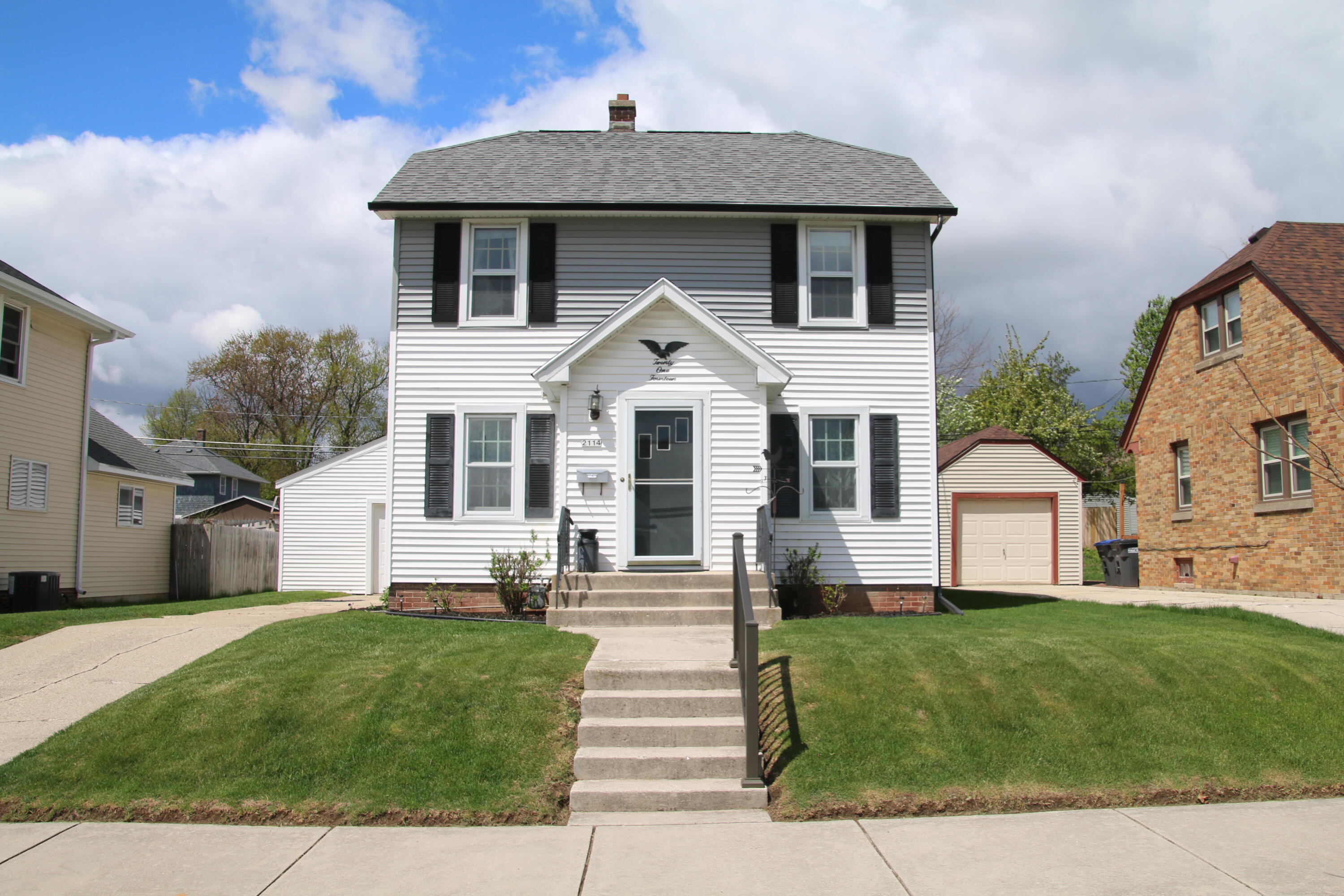 2114 North 19th Street Sheboygan, WI 53081 - Photo 2 of 37 Front