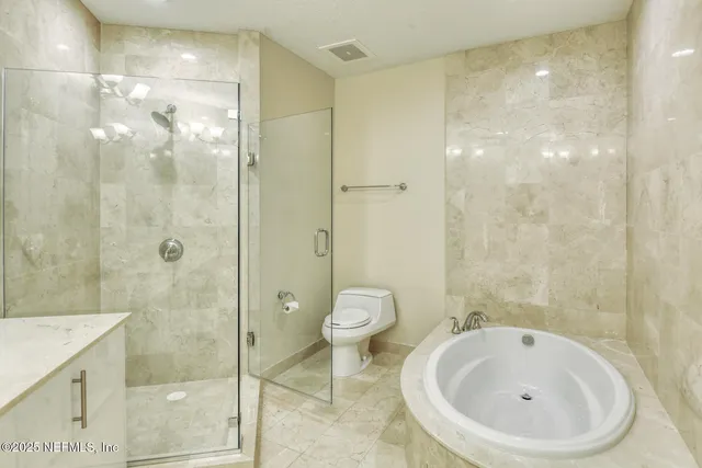 $5,000 | 1431 Riverplace Boulevard, Unit 2704, Jacksonville, FL 32207