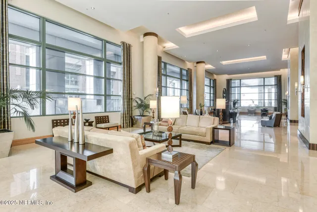 $5,000 | 1431 Riverplace Boulevard, Unit 2704, Jacksonville, FL 32207